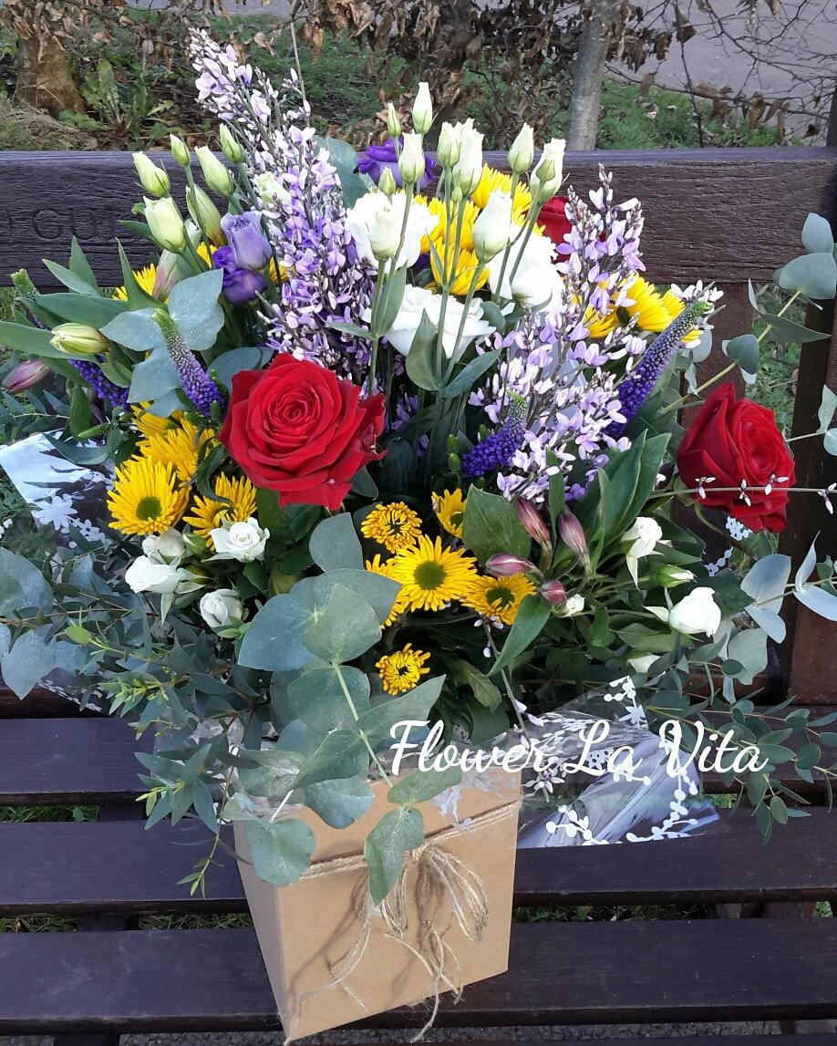 Love is in the air, Valentine's Day this Thursday! #ValentinesDay #ValentinesDay2019 #love #Valentine #TorbayHour <a href="/CockingtonC/">Cockington Court</a>