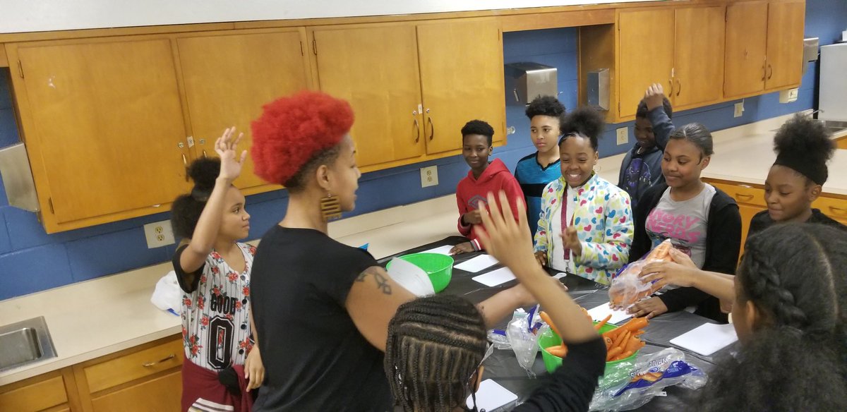 deitramatthews's tweet image. We are super EXCITED to begin our partnership with #RawkinKitchen today! For the remainder of the school year, our #HealthyLiving Club will learn how food contributes to the mind, body, and soul!
#AfterSchoolProgramming
#21stCenturyProgramming
#TheWholeChild
@derrickglover97