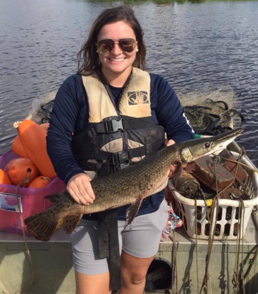 SolomonRDavid's tweet image. Shout-out to the awesome #WomenInScience at #GarLab! @SarahFontana814 &amp;amp; @Atfredri are doing FINtastic marine &amp;amp; environmental biology research @NichollsBiology; I feel privileged to work &amp;amp; learn alongside them!