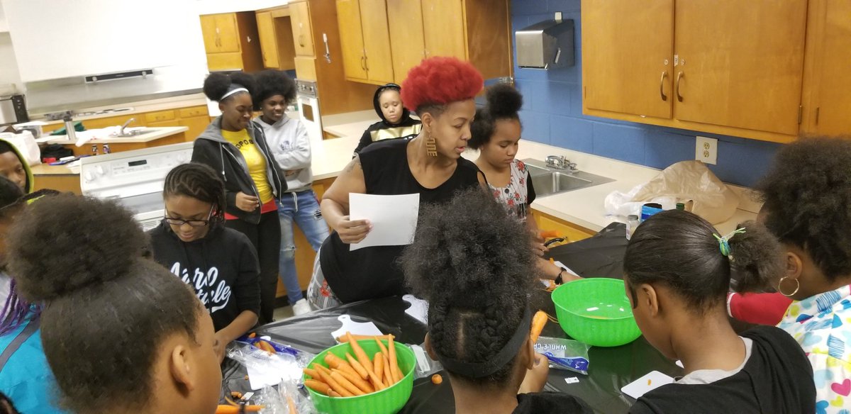 deitramatthews's tweet image. We are super EXCITED to begin our partnership with #RawkinKitchen today! For the remainder of the school year, our #HealthyLiving Club will learn how food contributes to the mind, body, and soul!
#AfterSchoolProgramming
#21stCenturyProgramming
#TheWholeChild
@derrickglover97