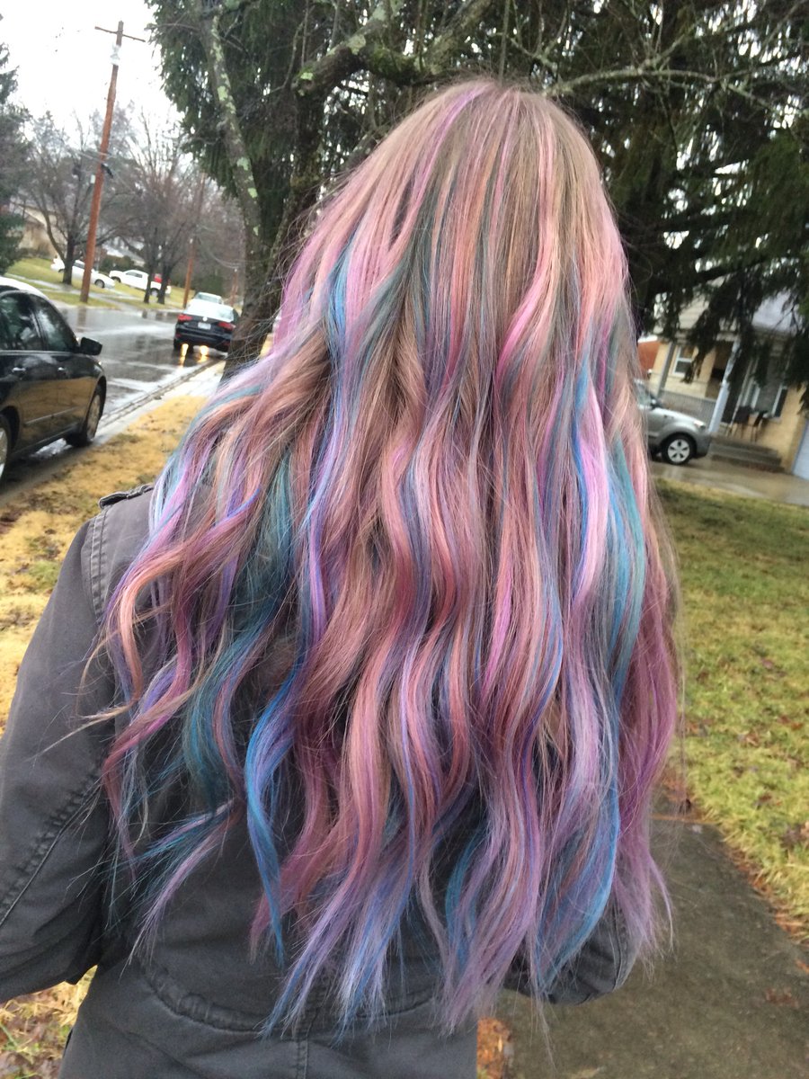 hanlewan's tweet photo. fruity pebbles💜💗💙 https://t.co/EdIk7ruxrf