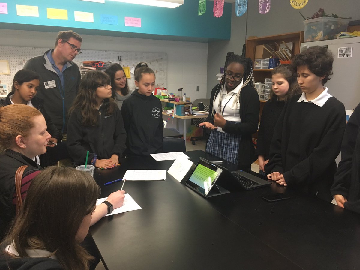 arteconmartinez's tweet photo. STARS presented their shark tank presentations to a packed room! #Entrepreneurship #arsstars https://t.co/GR0IZ3aDXa