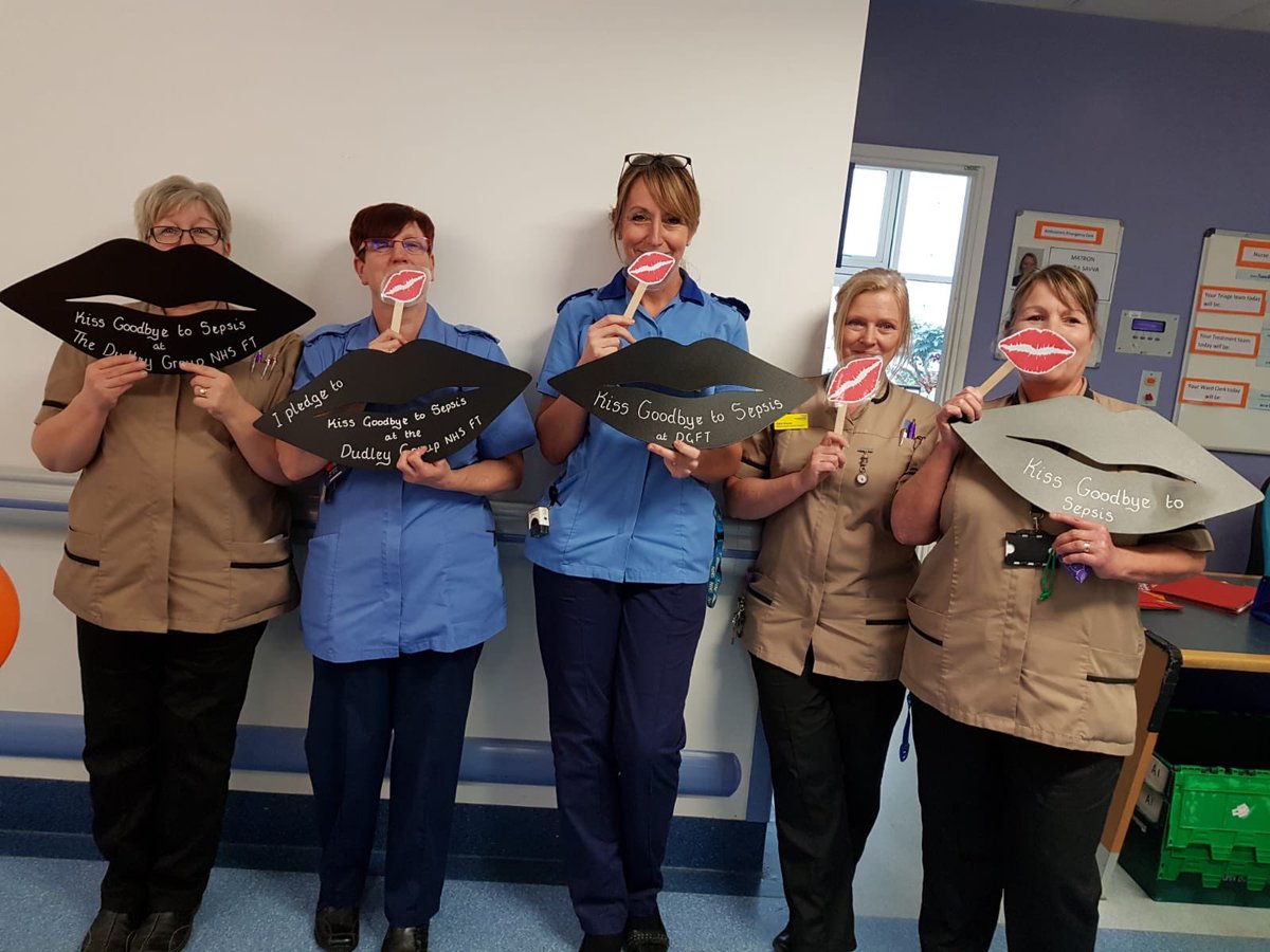 resusdudley's tweet image. @DudleyGroupCEO @kkelly8963 @themeddirector @DGNHS_DirOpsMed @SepsisUK @UKSepsisTrust @SavvaLaura staff on AEC today playing #Sepsis Bingo at the #TrolleyOfKnowledge &amp;amp; increasing their #SepsisAwareness pledge to #KissGoodbyeToSepsis @DudleyGroupNHS