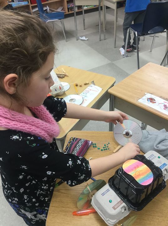 Nos leadeurs de 2e conçoivent une voiture, tout en ayant à respecter tous les critères de fabrication exigés. Un projet bien réussi dont ils peuvent être très fiers! :)))via Facebook bit.ly/2GmTKjl