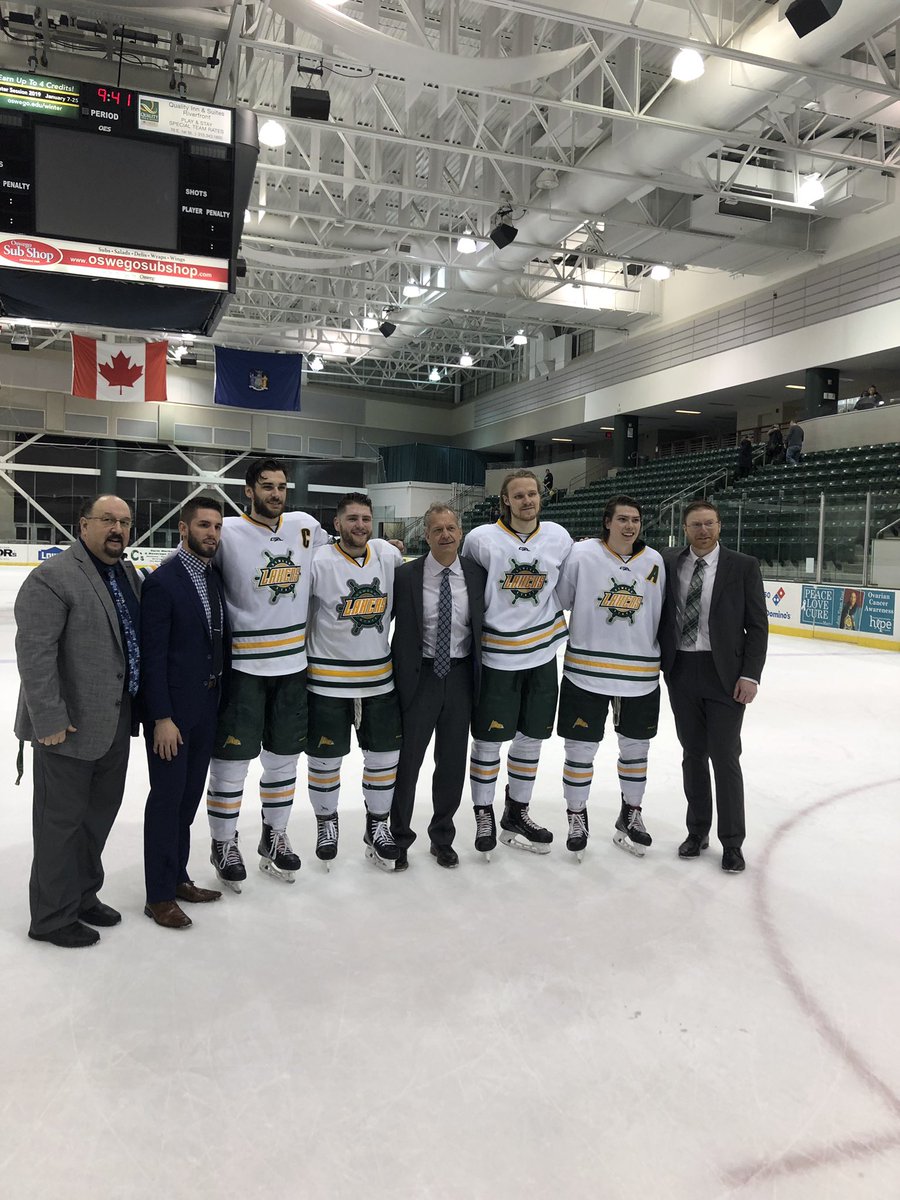 robyn_summers8's tweet photo. Couldn’t be more proud of you and all of your accomplishments @Devin_Campbell7. What an amazing organization @OswegoMHockey. Nice to see @kellysummers96 in the old @CPCANADIANS jersey! https://t.co/NwZWjXwsts