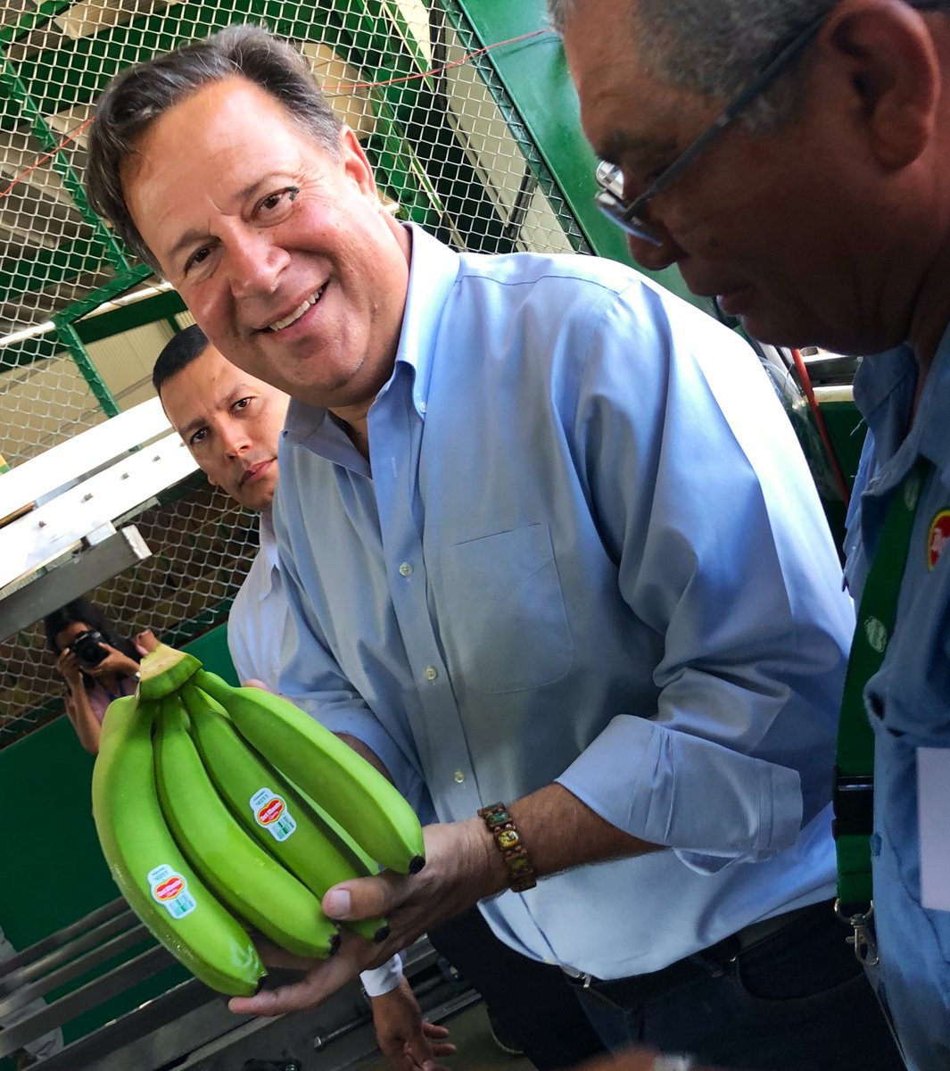 JC_Varela's tweet photo. El oro verde de Barú ya está listo para salir al mundo y lleva con él esta etiqueta con el nombre de nuestro país “Panamá”. #PanamáExporta #ChiriquíCumplimos https://t.co/NqH73Z2qhq