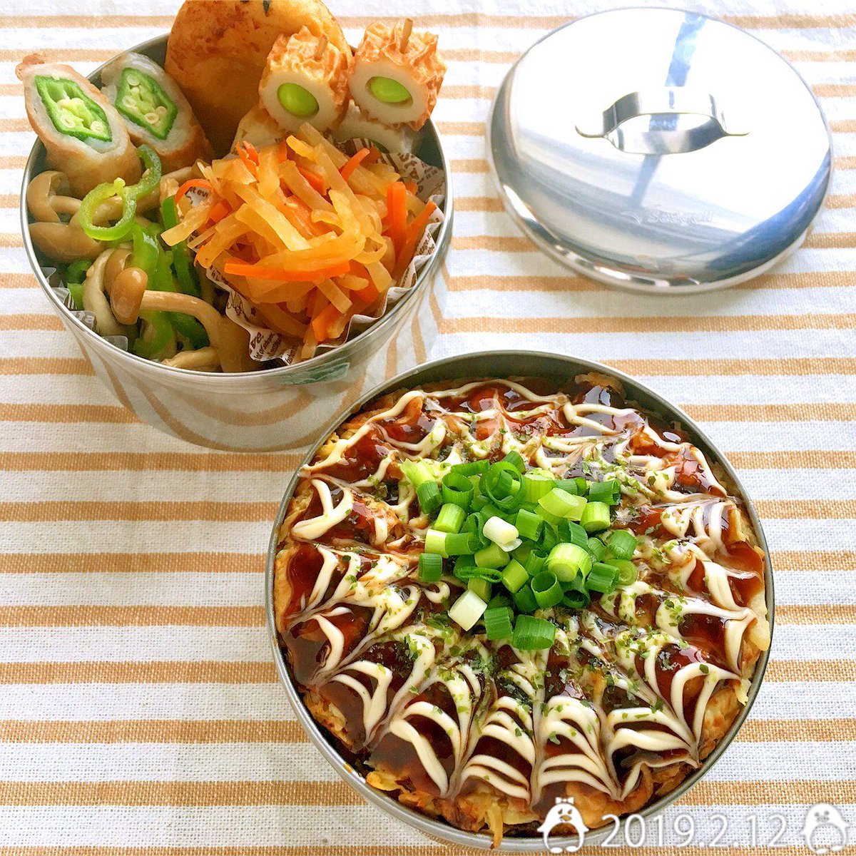 いなばまこと 今日のお弁当 お好み焼き弁当 きんぴら大根 えのき肉巻き 焼きがんもなどを詰めた 下には焼きそばが隠れています キャベツをたっぷり入れたので ボリュームあるお好み焼きになった お弁当 弁当 手作り弁当 お好み焼き