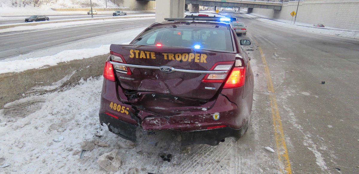 MnDPS_MSP's tweet photo. 9 State Patrol squads have been hit by passing motorists in the month of February. Of those 9 crashes, 5 involved injuries. Move over when you see flashing lights. If you can’t move over, slow down! #ItsTheLaw https://t.co/uXNSFf9Z9Y
