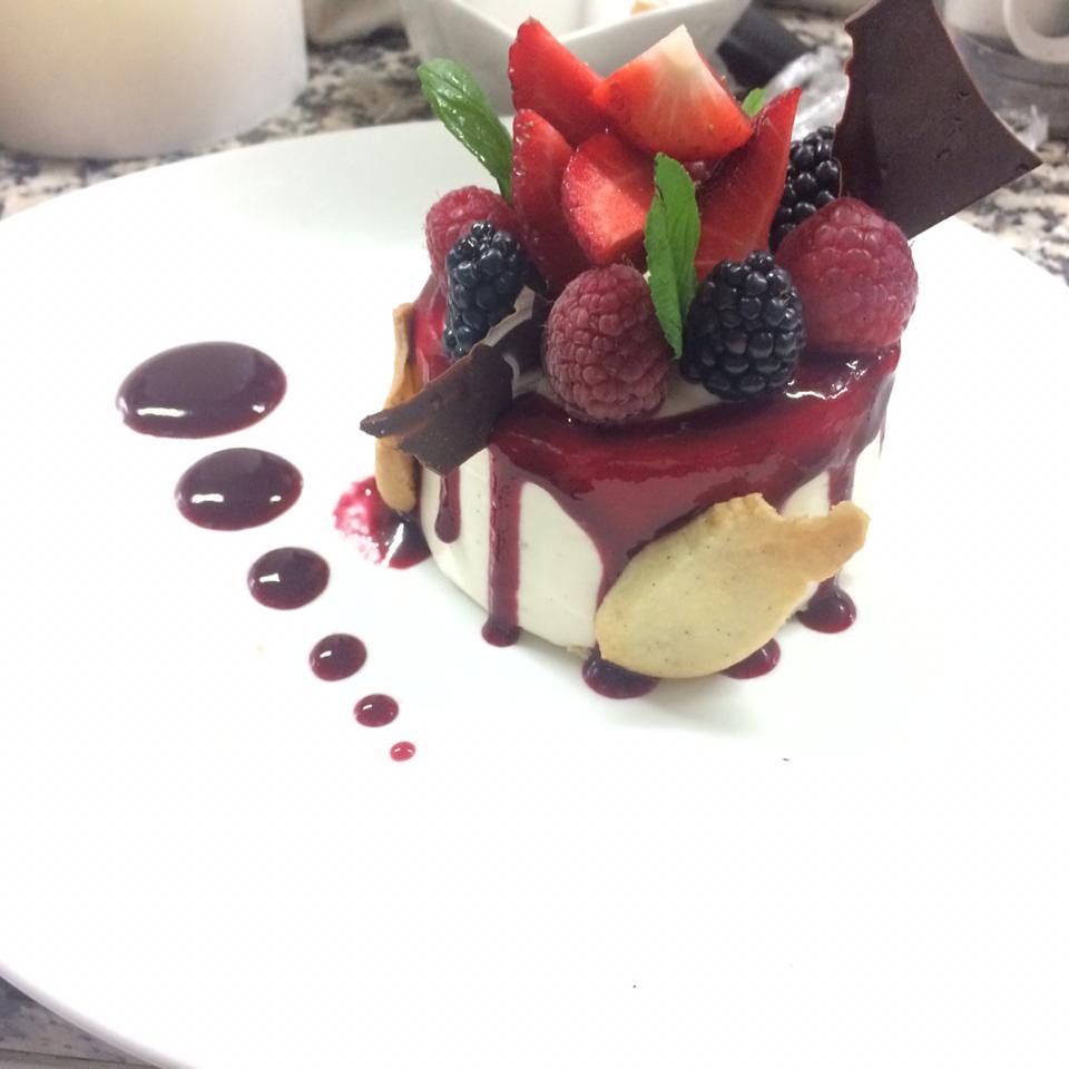 Cheesecake de queso mascarpone y frutos rojos <a href="/CCastellanoSate/">Castellano Satélite</a> <a href="/GrupoCastellano/">GrupoCastellano</a>