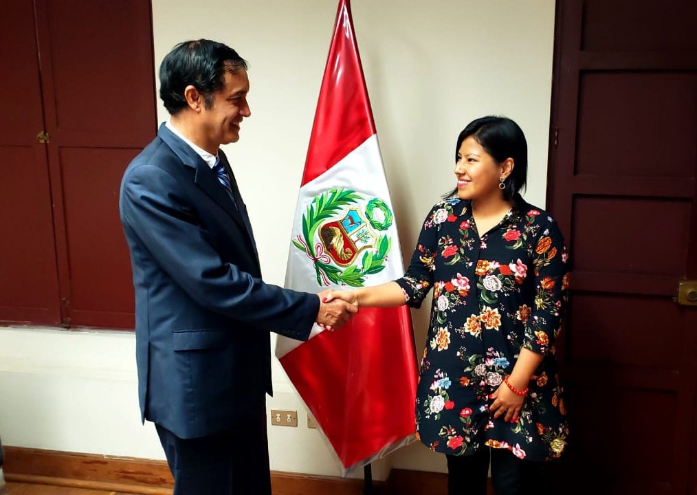 IndiraHuilca's tweet photo. Me reuní con Alcalde de @sjl_muni para dialogar sobre Red Hospitalaria de #SJL. Nuevo hospital requiere recuperación del terreno ocupado por "La Cachina". Alcalde se comprometió a garantizar su recuperación y participar en mesa de diálogo para construir toda la #RedHospitalaria. https://t.co/hnuUQWCPPC