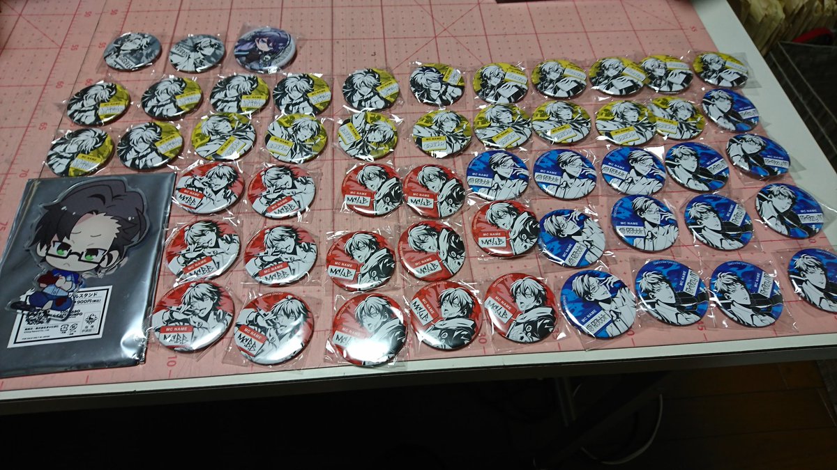 kumaaaa_sk's tweet photo. 【譲渡】ヒプノシスマイク ヒプマイ グラフアート きゃらぼむ 東急ハンズ スイパラ アニon マルイ 星型 ぱしゃこれ ホロ缶バッジ ピンバッジ ヴィレヴァン キャラバッジ きゃらびに カプ缶 サンリオ 色紙
譲:画像参照
求:定価(コースター等特典300円)＋送料
お気軽にリプください。 https://t.co/ieCWFgT5ux