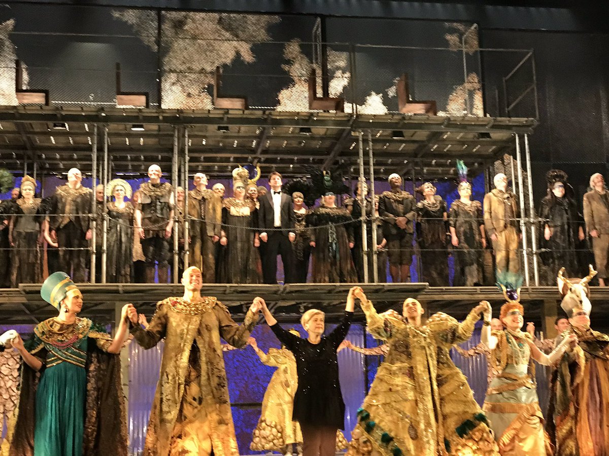#ENOakhnaten - what a show!!! Such a beautiful work of art! Stunning singing! Amazing costumes and great music! Don’t miss it! @E_N_O @kehawa #ENOHarewoodArtist #soprano #rastadiva