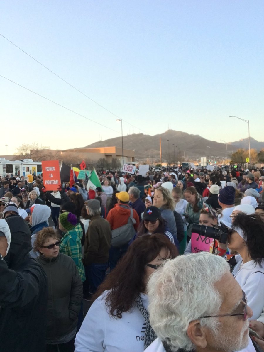 annettetorr's tweet photo. The view behind me and in front of me. #MarchforTruth #ElPaso https://t.co/98ihop2EvS
