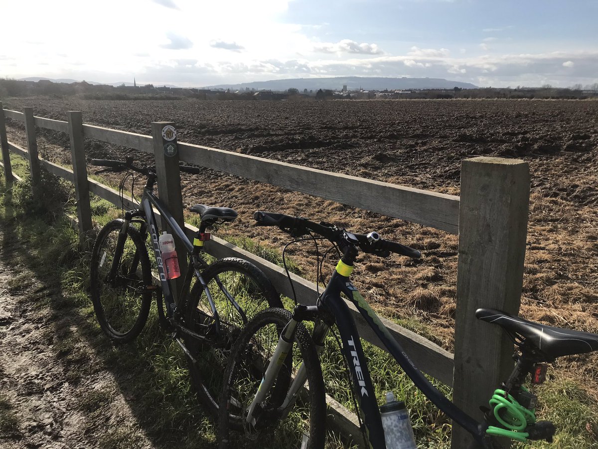 ladiesgocycling's tweet image. Track day today 😂 lots of mud and wheel spins! #ncn #route41 #route442 make our own route, #evesham #cycletracks