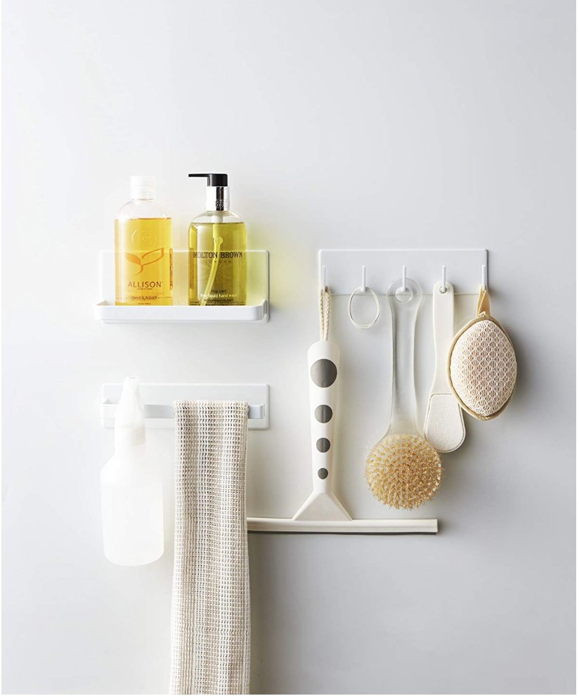 かざり V Twitter 山崎実業さんこうやってマグネットで貼り付ける系のバスルームグッズめっちゃあるんやけど 一般的なマンションとかの風呂場の 壁って磁石くっつくんや 我が家はタイルなので磁石はつかない 山崎実業 タオルハンガー マグネット T Co