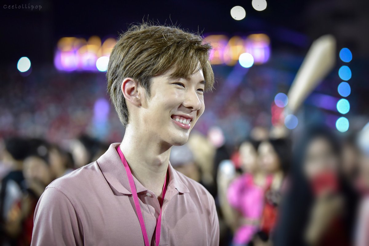 Ceelollipop's tweet photo. KVP is smiling. :)
@kavinpat_t
#kavinkvp 💚💚
#ChulaCuteBoy
#TUCUBALL73
#CUCL71 https://t.co/F3VmpWyed7