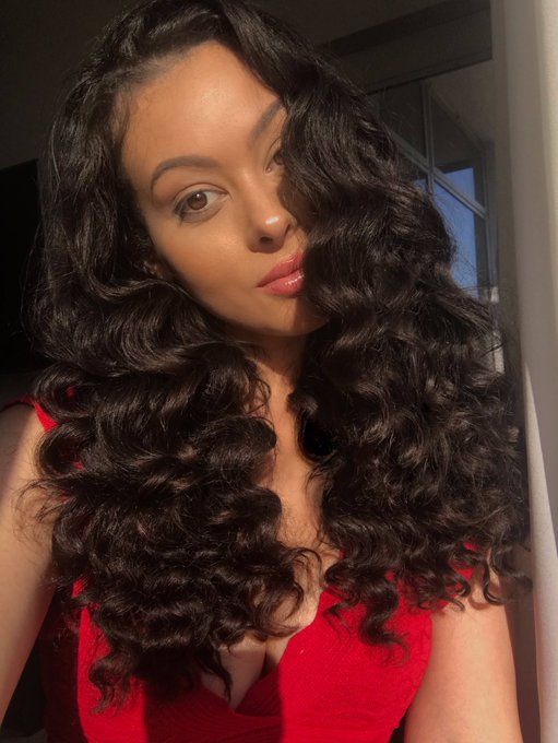 Sometimes my curls have a life of their own, but today they behaved. 🦋 https://t.co/GxxmgN9U6z