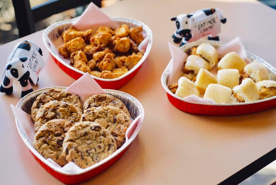Add a little Chick-fil-A love in a heart shaped tray this Valentine’s Day. Order your 10 count mini (during breakfast hours only), 6 count cookie or 30 count nuggets in a heart shaped tray today. Available for pick up any day this week. 
#happyvalentinesday #chickfilavalentine