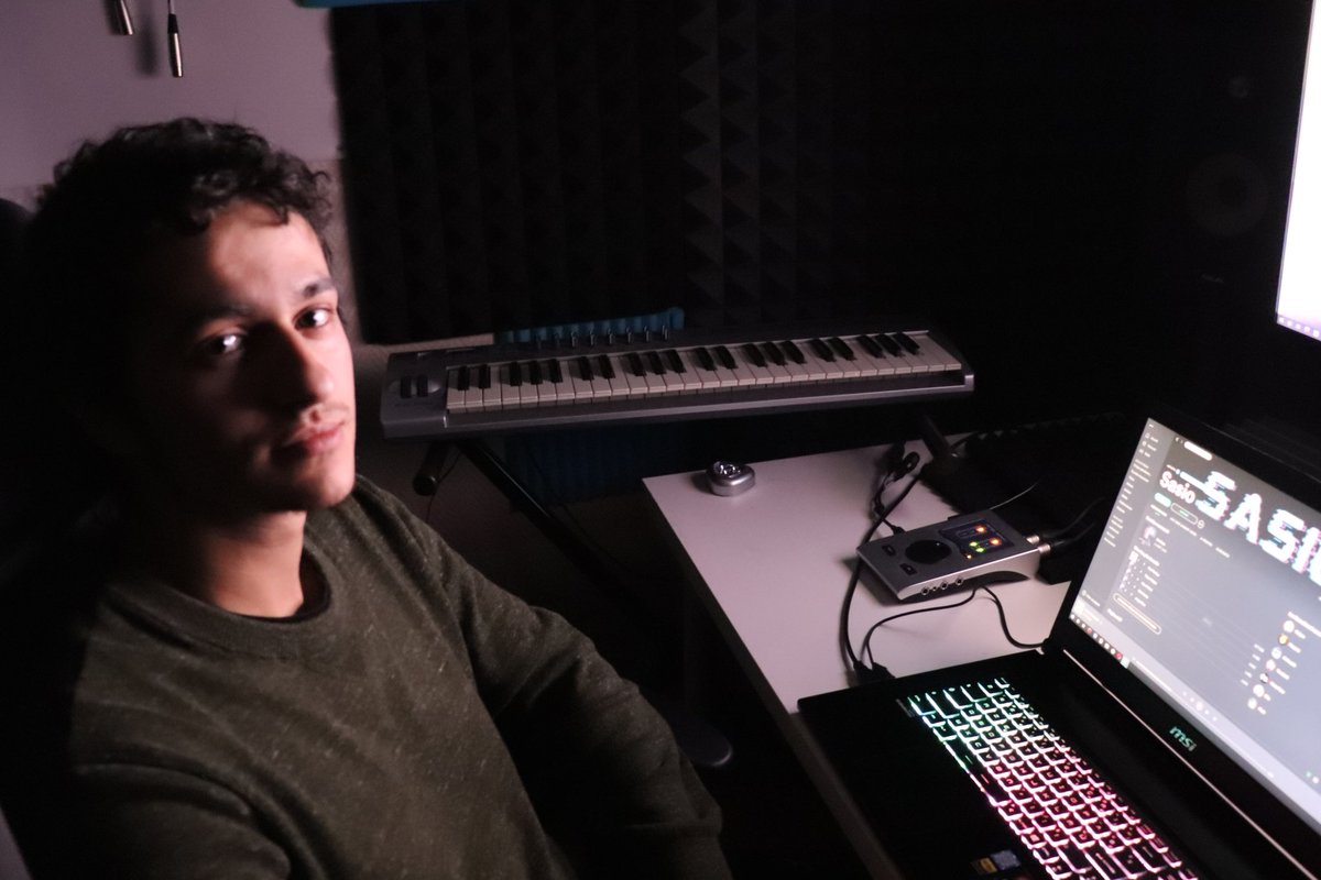 OfficialSasio's tweet photo. Là c'est moins schtroumph #studio #sound #son #rme #msi #sasio https://t.co/jAdkqbUtCo