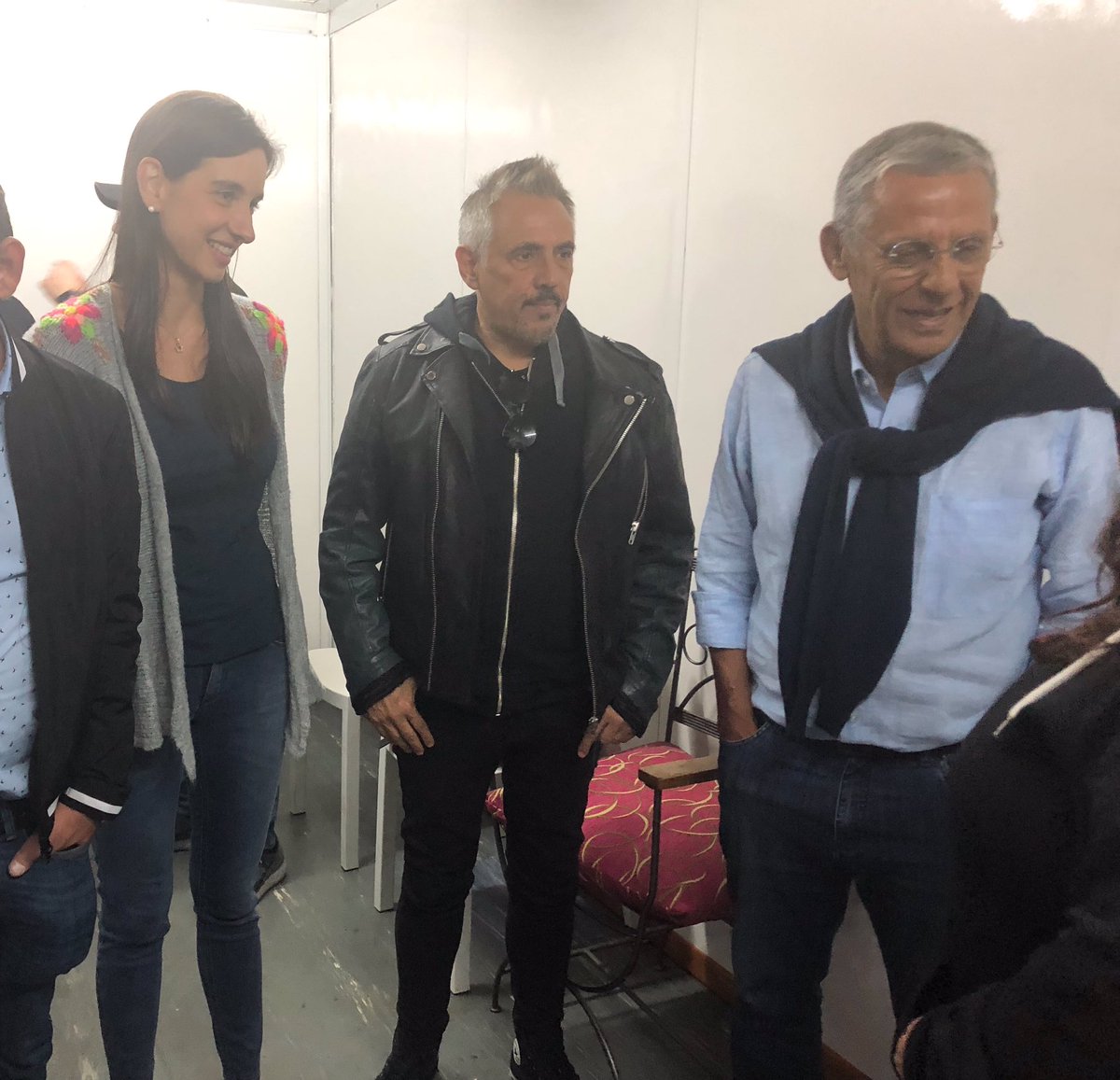 LetiEstevesNqn's tweet photo. Gracias @lalioficial y @alelernerok  por quedarse para darle el cierre que se merece la fiesta de todos los neuquinos ! 
#LaFiestaDeTodosLosNeuquinos 
#FDLC19 https://t.co/m3fpcsDPTk