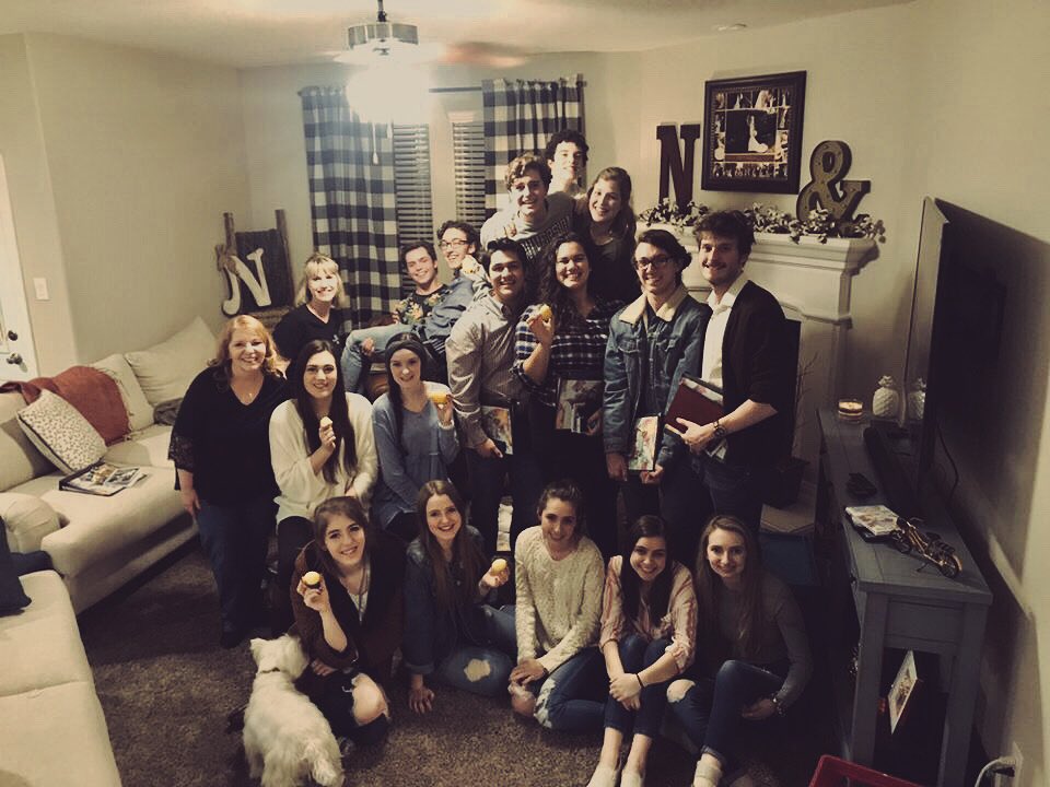 ghsoneact's tweet photo. Say hello to the cast and crew of “Around The World In 80 Days” by mark brown 
@kmacfeighner 
@zbeubien 
@EmmaLazzara 
@natalie_shaia 
@haydenwamplerr 
@carsoncook2 
@payton_borges https://t.co/5uIx15zxbj