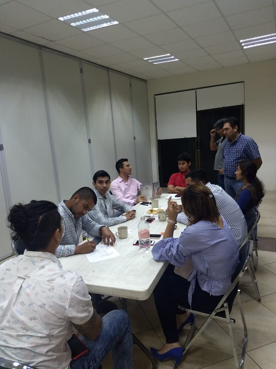 BedranRuiz's tweet photo. Comisión de Jóvenes Arquitectos trabajando en la propuesta de la Edición Núm 12 de los Arquidialogos q se llevará a cabo a finales de febrero!! 😀 Gracias x su entusiasmo!! https://t.co/IZbxEuehCV