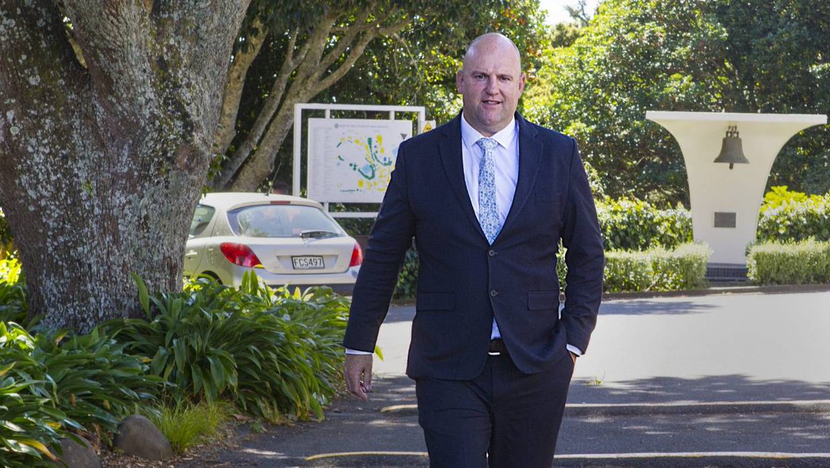 NPBHSBoarder's tweet photo. New Plymouth Boys' High is a family affair for new headmaster | Promotion to the top job at New Plymouth Boys' High School means Sam Moore will soon be his wife's boss and, in future years, his sons' principal https://t.co/6fUCqtgDeo #NPBHS #NewPlymouthBoysHigh #school https://t.co/ep1xSjByxk