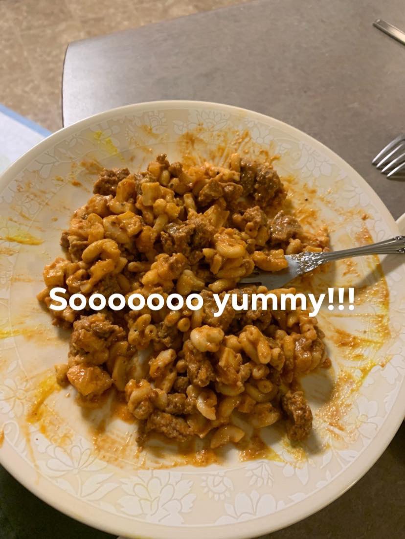 DrowningInRice's tweet photo. Made @Jenna_Marbles and @juliensolomita Garbage place for my whole house! It was the wildest thing I’ve ever eaten!!!! #jnjskitchen #garbageplate #food #jennamarbels #Juliensolomita #vegan #glutenfree https://t.co/hCcAbMML8s