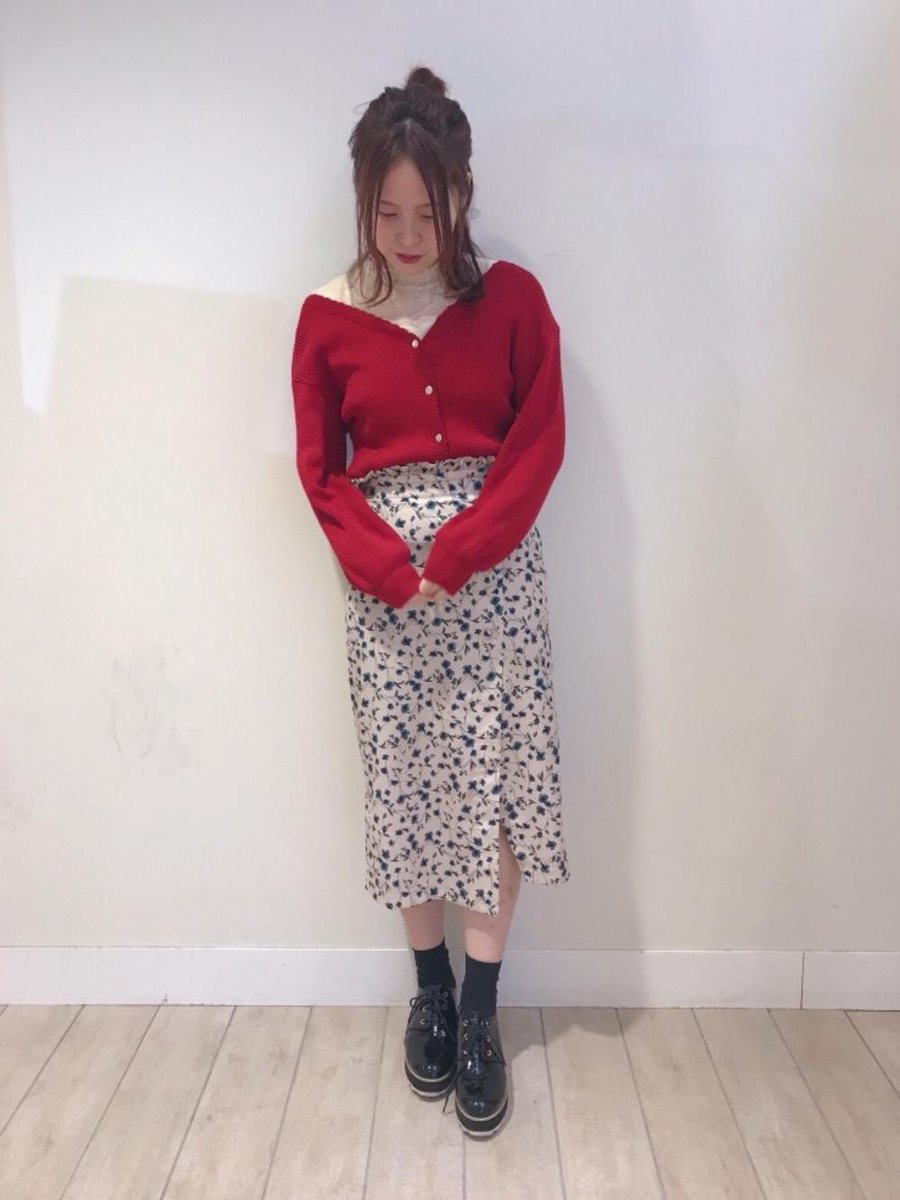 MAJESTICLEGONjp's tweet photo. #spring_collection 🌷
春カラーで気分も明るく♪
バレンタインにもピッタリな赤色のカーデはお洗濯もできる優秀アイテム✨
ウォッシャブルVリブカーディガン
https://t.co/NLsX3niN1o
@MAJESTICLEGONjp
#マジェスティックレゴン
#MAJESTICLEGON
#春カラー
#スタッフコーデ https://t.co/IWAyABXcuW
