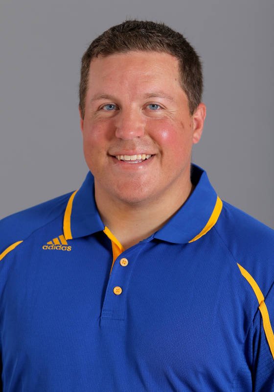 RudyHarperNews's tweet photo. Some serious accusations were brought against a @UMKCSB coach. He was accused of kissing players, going into the locker room unannounced, and making crude jokes. He still has his job. I spoke to some former players who are defending him. Our report airs at 10 on @KCTV5 . https://t.co/udKJCOTib7