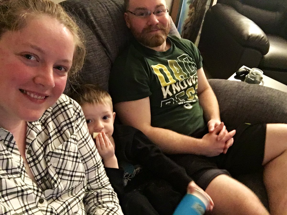 TheMomBlogWI's tweet photo. We haven’t been together very long (celebrating 2 years on Valentine’s Day) but here is our  #LoveOverTheYearsChallenge #MenCanNurtureToo 
On the left is a photo from one of our first dates, middle is our most recent family selfie and last is us now. ❤️ @CommanderinDad 💋 https://t.co/fzTnyRw8rM
