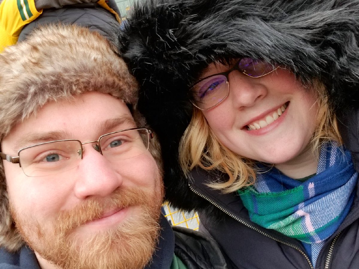 TheMomBlogWI's tweet photo. We haven’t been together very long (celebrating 2 years on Valentine’s Day) but here is our  #LoveOverTheYearsChallenge #MenCanNurtureToo 
On the left is a photo from one of our first dates, middle is our most recent family selfie and last is us now. ❤️ @CommanderinDad 💋 https://t.co/fzTnyRw8rM
