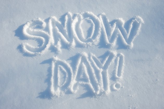 Snow Day #2: Due to heavy snow and worsening road conditions, all schools will be CLOSED on Tuesday, Feb. 12, 2019. Be safe and stay warm! #yyj #yyjweather #yyjtraffic #sd61learn