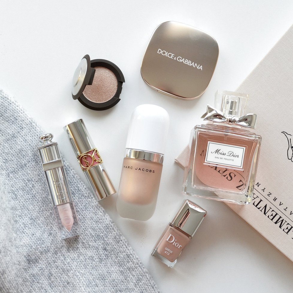 To: Choi Sooyoung
From: your pride, Kim Taeyeon

Happy birthday, let\s meet each other soon! miss you lots. 