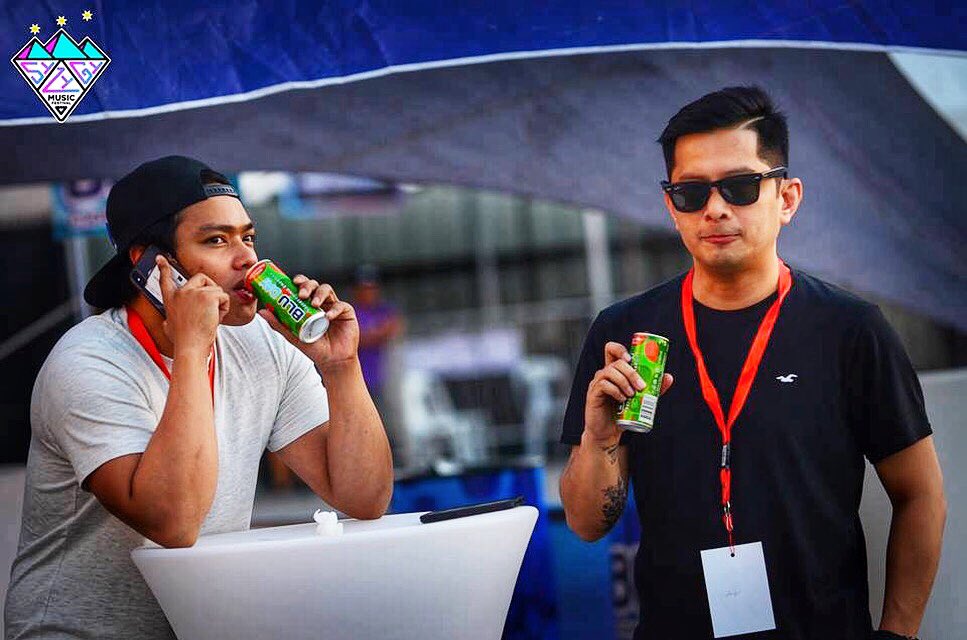 marcmarasigan's tweet photo. #LawXBeast at @SyzygyMusicFest powered by @BLUPHILIPPINES 💙 

The new Blu Day watermelon flavor is now available and we have a new favorite! 🍉

#BLU4LIFE #BLUYOURMIND 

📸 @thejmgonzales https://t.co/6LuOnalBYn