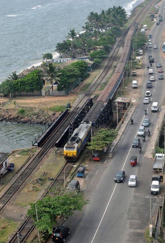 KSRadhakrish's tweet image. Aerial View of  Railway &amp;amp; Marine Drive in #Wellawatta,
Colombo, #SriLanka.