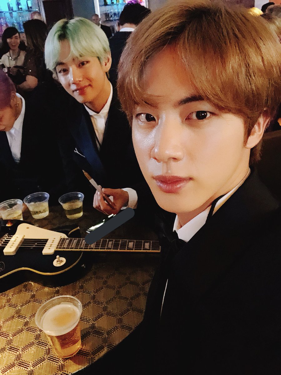 pic Taehyung Grammys Selca twitter