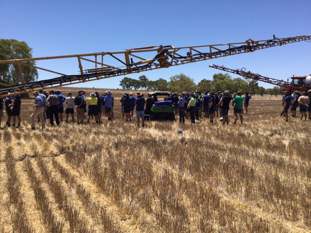 belindaeastough's tweet photo. New application regulations for 2,4-D aiming for very coarse droplets provides for a great information day at #YFIG /NAG on boomspray setup @Mattjohno517 Using the Snapcard app to assess spray coverage #econnected https://t.co/b8O5oNjfum