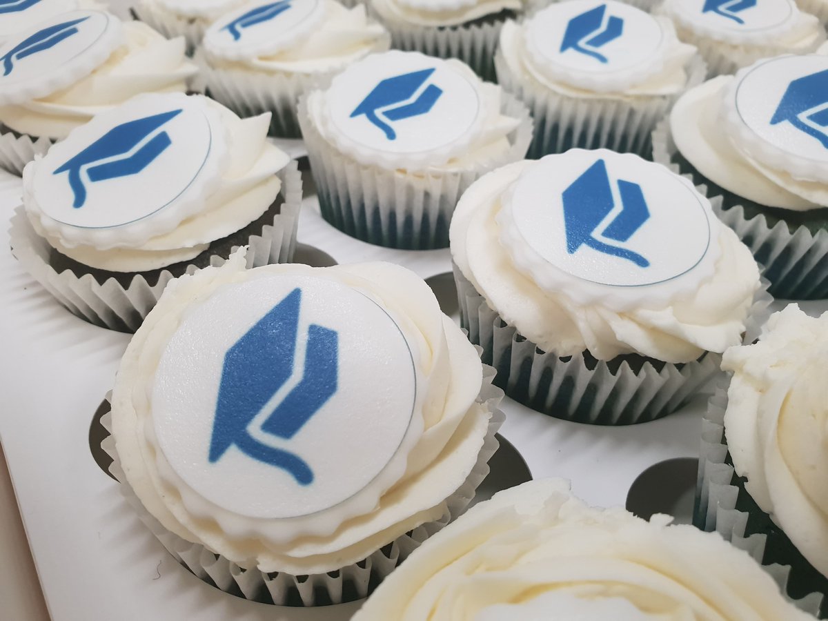 itstandem's tweet photo. What a great way to get the word out about University Assistant! Nobody can say no to app icon cakes! https://t.co/no7LuP3iSU