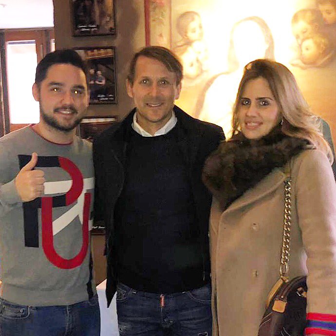 SANTOMMASO3's tweet image. El exfutbolista del @valenciacf y @fcbarcelona Gaizka Mendieta en su paso por San Tommaso.
 ¡Suerte en tus proyectos y gracias por elegirnos amigo!
#valenciacf #amuntvalencia #somvcf #futbol #aldeportelegustasantommaso #vcf #mestalla #santommaso #top #italianfood  #pasta #pizza