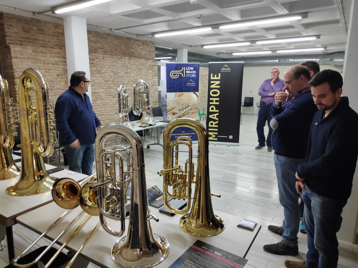 LowBrass_Store's tweet photo. ¿Te gustaría ver los instrumentos de #LowBrassStore? Te invitamos a pasar por la exposición en colaboración con @MiraphoneGerman . ¡Hoy estamos en #Murcia! 📍 https://t.co/v9KFiitjqE