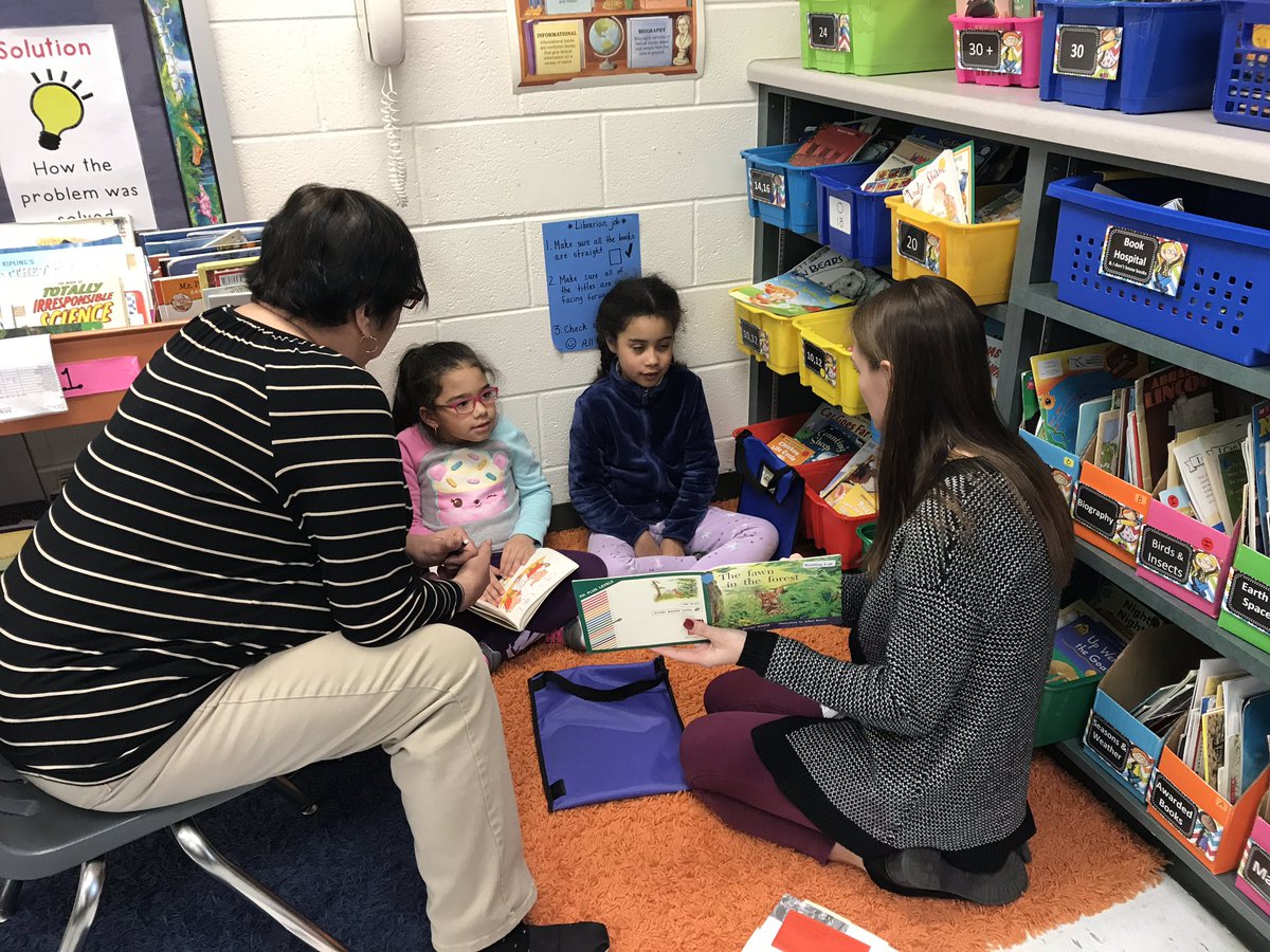 LaurenMihalik's tweet photo. @RRD_LCPS 1st grade teaches strategy groups to practice the “triple check” method! @AbbyLSacco @rhstatesman8 @evihickman1 #Pathwayslabsites https://t.co/Lj0X9lVyj2