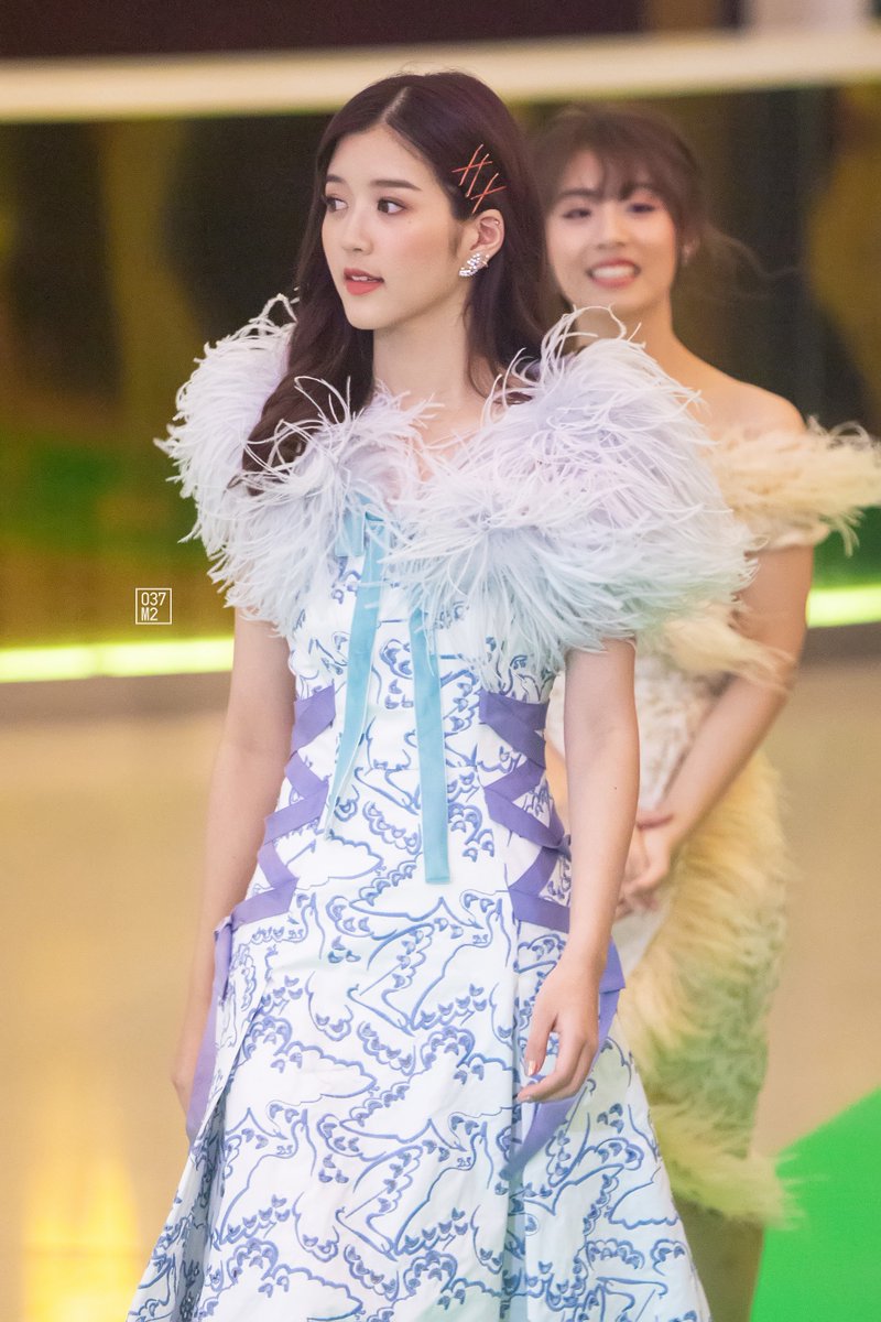 037_m2's tweet photo. คุณจูจูบนรันเวย์ของเธอ ❤️❤️ @ Live TV Award 2019 (3)

Full Set>> https://t.co/V0AY4pHPxD

#ชุดผักไม่สุขภาพของจูเน่ #JunéBNK48 #BNK48 #LINETVNEXPLOSION2019 #LINETVAWARDS2019 #ไลน์ทีวียิ่งดูยิ่งอิน #LINETV #GDH #OneYear #OneYearTheSeries #365วันบ้านฉันบ้านเธอ #037m2 https://t.co/GSNc8n92bn