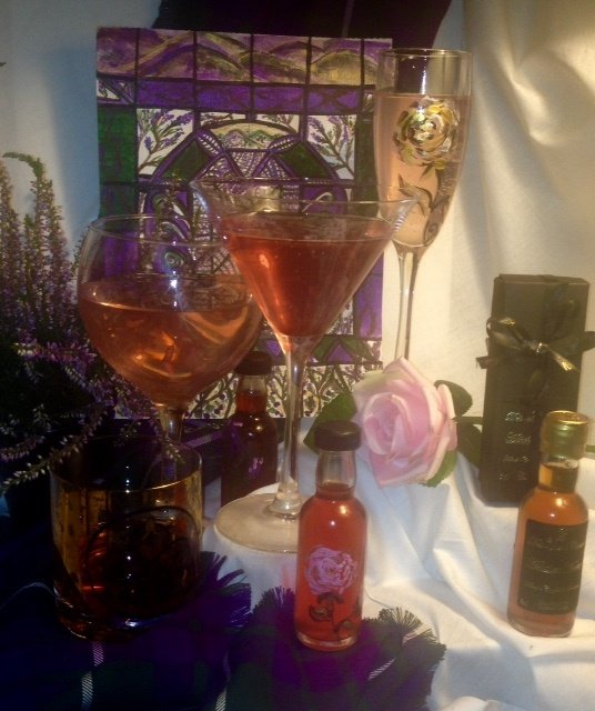 isherwoodantosa's tweet image. Scotland @ExpScot Studio Froachan Creates @BBCHighlands Heathers Secret little flower of Passion  Designer Cockteals &amp;amp; Mockteals Slàinte 
Ps My 2019 quest looking for the perfect highland heather Tartan!?  #tartan  #organic #love #Highlands #scotland #ScotlandIsNow #ScottishField