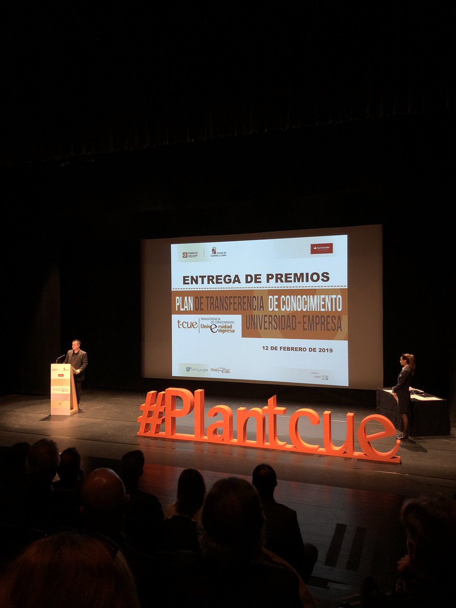 Comienza la entrega de premios!🥇 <a href="/Fuescyl/">Fundación Universidades y EESS de Castilla y León</a>