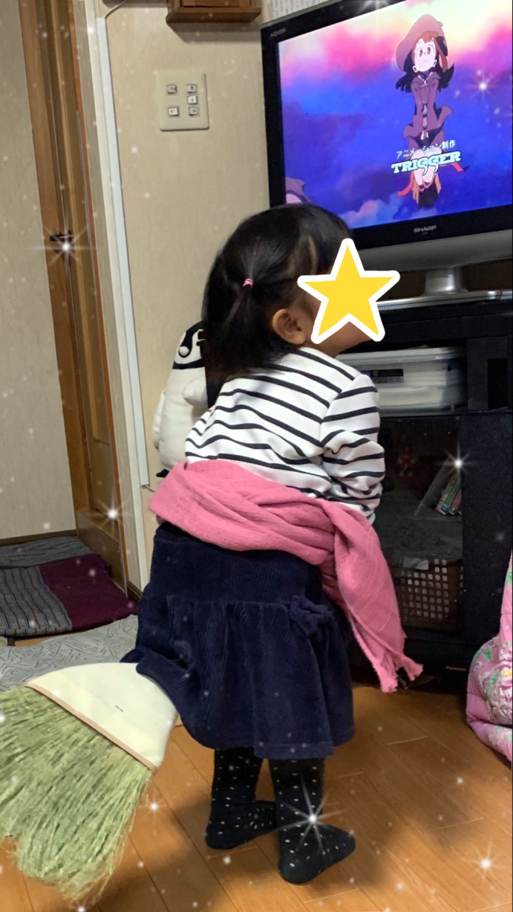 哲磋工房 宇宙遊泳クリパ 巷ではつけペンで変身するプリキュアが話題ですが まほペンでお馴染みの哲磋工房の娘はネトフリで毎日リトルウィッチアカデミア 魔法の英才教育中 娘のために学校指定の魔法の杖を作ってしまった娘バカ ガラスペン 今月も