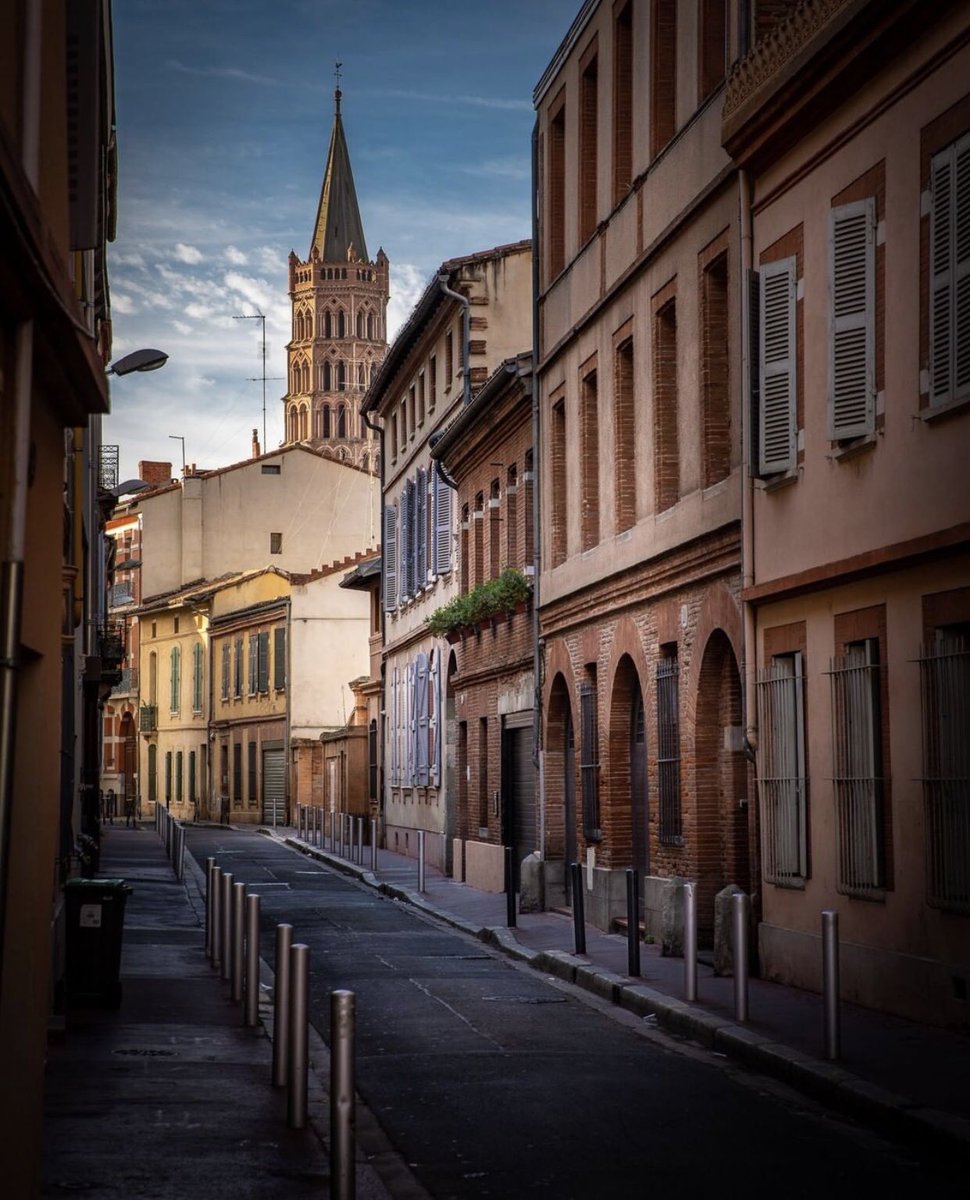 Notre sélection du mardi !
Une superbe photo du clocher Saint Sernin 📷 by Laurentdepalaiseau 
Allez découvrir sa galerie : instagram.com/laurentdepalai… #toulouse #igerstoulouse