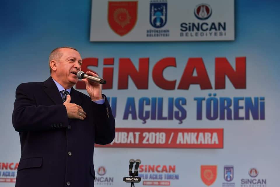mustafatuna0606's tweet photo. Ankaramız coşku ve heyecan ile Cumhurbaşkanımızla buluştu. Keçiören Belediyemizin 145, Sincan Belediyemizin ise 111 tesisinin toplu açılışını Cumhurbaşkanımız Sayın @RT_Erdogan'ın teşrifleri ile gerçekleştirdik. Rabbim birlik ve beraberliğimiz daim etsin.
Ankaramıza hayırlı olsun https://t.co/NC9ZHQmGs1