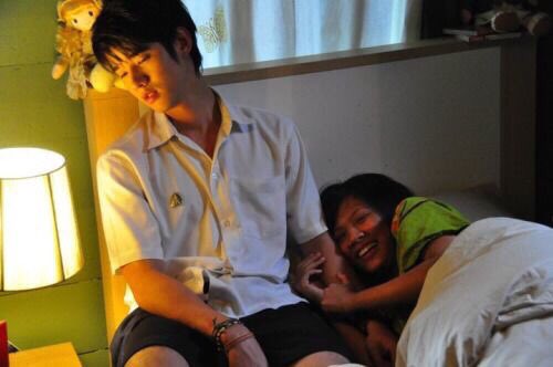 bbigkachu's tweet photo. เมื่อก่อนนี่ยกให้ “สิ่งเล็กๆที่เรียกว่ารัก” เป็นหนึ่งในหนังเรื่องโปรดเลยนะ เด็กใสๆที่แอบชอบรุ่นพี่อะ เป็นการรวมโมเม้นชีวิตมัธยมได้จริงมาก ชอบที่สุดคือฉากสารภาพรัก ที่เป็นฉากที่ดูกี่ครั้งก็ทำให้ร้องไห้ได้ตลอด

#ถ้าเราใสจะได้ใจใครบ้าง https://t.co/YqRG3EnfSl