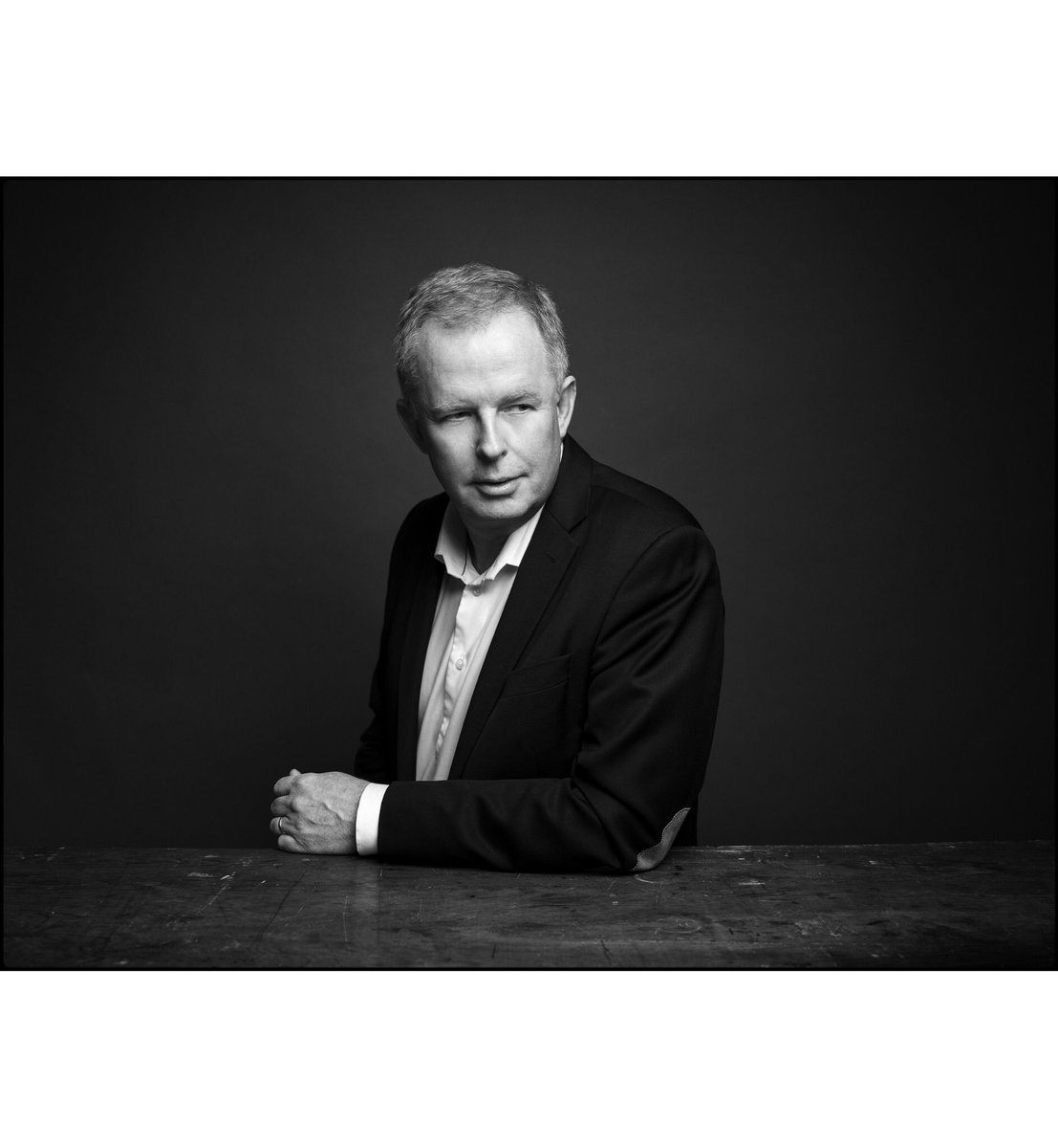 Robert Falck, CEO of Målerifakta.
I like working repeatedly with people. I think it’s the forth time I’m doing portraits of Robert. Once he was the Secretary General of the Swedish Hockey Federation. Just between us I can tell you he’s had acting offers.